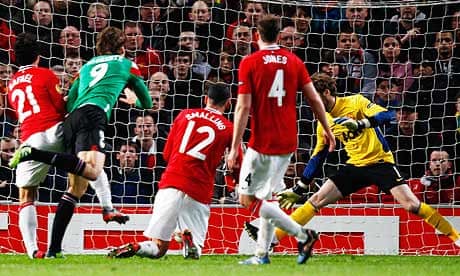 Athletic Bilbao's Fernando Llorente, second left, scores his side's first goal at Manchester United