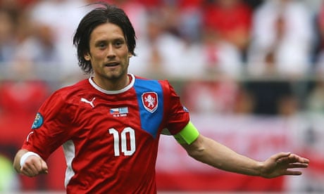 Image of MIDFIELDER TOMAS ROSICKY OF THE CZECH REPUBLIC AND