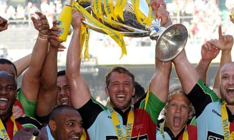 Chris Robshaw holds the Premiership trophy