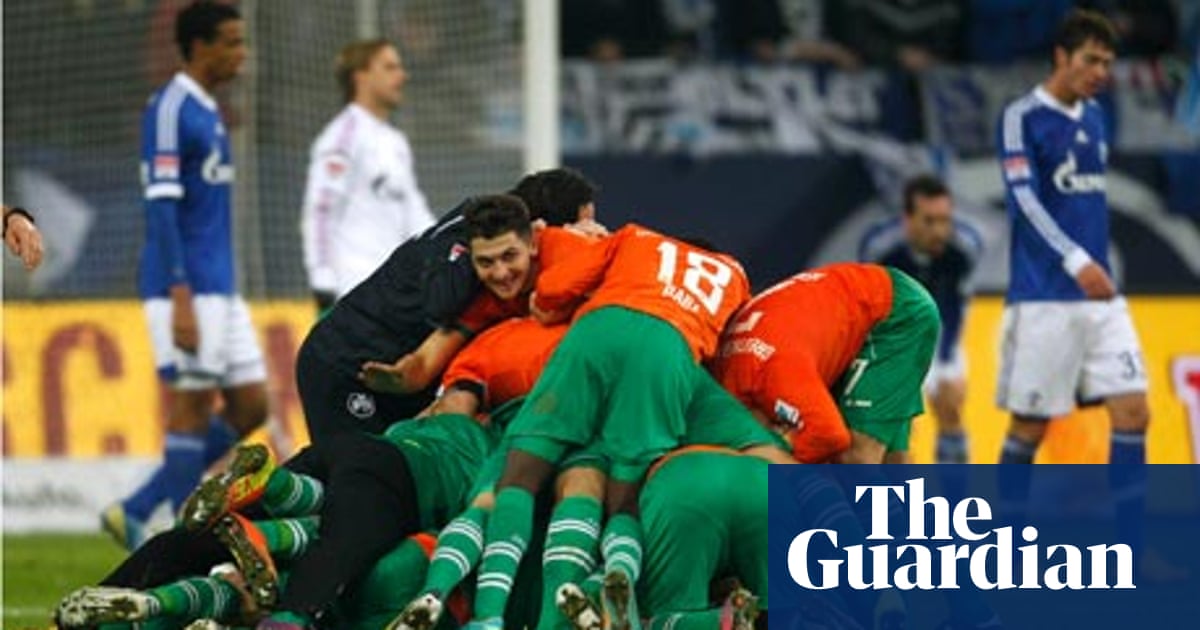 Schalke In Mega Crisis With Jens Keller S Sartorial Misadventures Bundesliga The Guardian