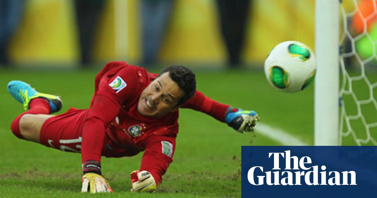 Arsenal Join Chase To Sign Qpr Goalkeeper Julio Cesar Football The Guardian