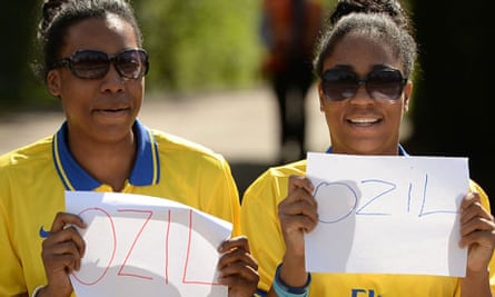 Mesut Ozil Signs For Arsenal In A 42 5m Transfer Deal From Real Madrid Arsenal The Guardian