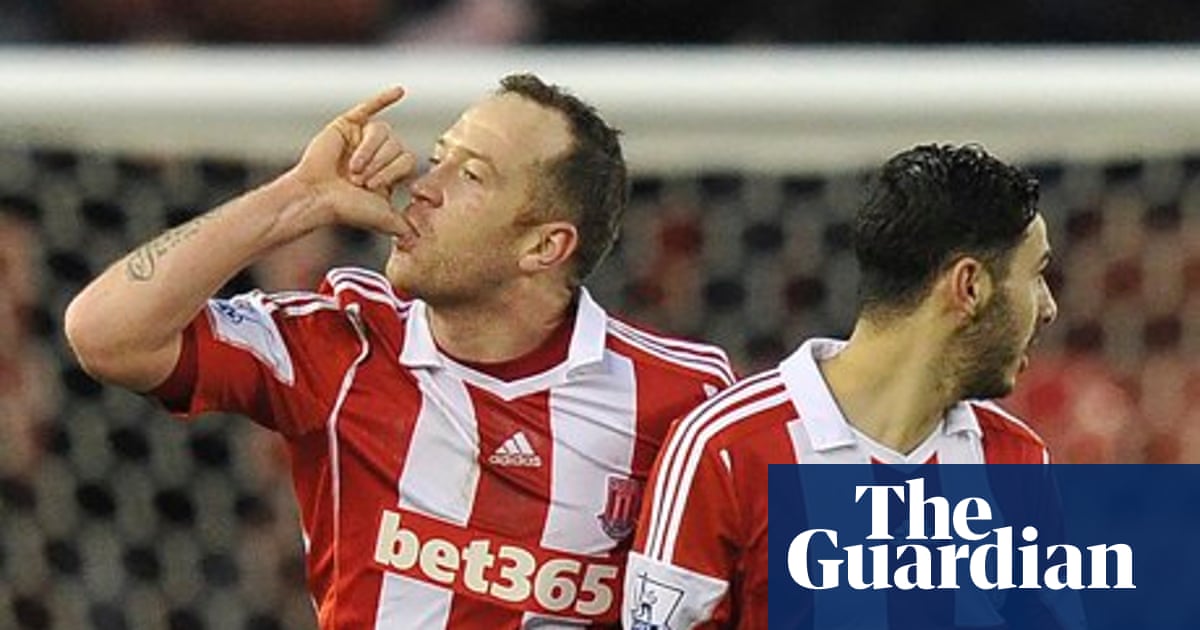 Stoke City S Charlie Adam Nets Screamer For Winner Against Leicester Fa Cup The Guardian Stoke City S Charlie Adam Nets Screamer For Winner Against Leicester Fa Cup The Guardian