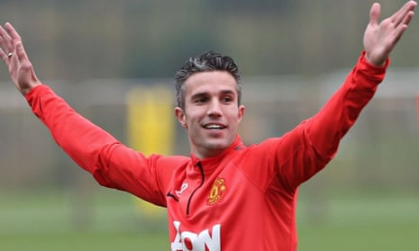 https://i.guim.co.uk/img/static/sys-images/Football/Pix/pictures/2014/11/28/1417197171254/Robin-van-Persie-of-Manch-012.jpg?width=465&dpr=1&s=none