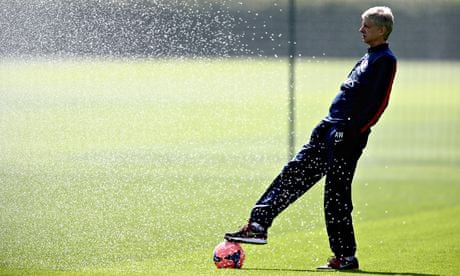 Arsène Wenger and some water.