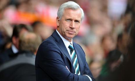 Alan Pardew folds arms on the touchline