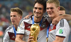 Manchester United Told Mats Hummels Will Remain At Borussia Dortmund Football The Guardian