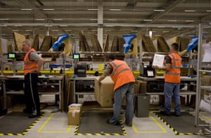 Gallery Amazon.co.uk: Amazon distribution warehouse Swansea