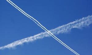 Cross of vapour trails