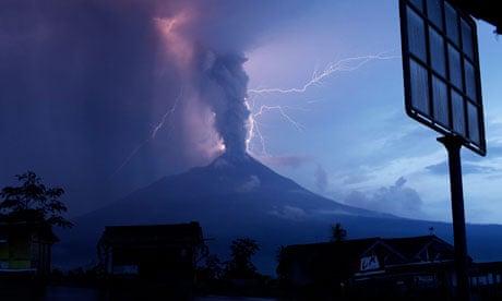 Airlines suspend flights to Jakarta after Merapi spews ash five miles ...