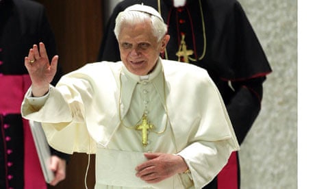 Pope Benedict XVI Holds Weekly Audience - December 23, 2009