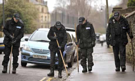 Police search street in Clifton, Bristol