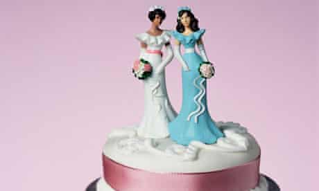Wedding cake with two brid figurines 