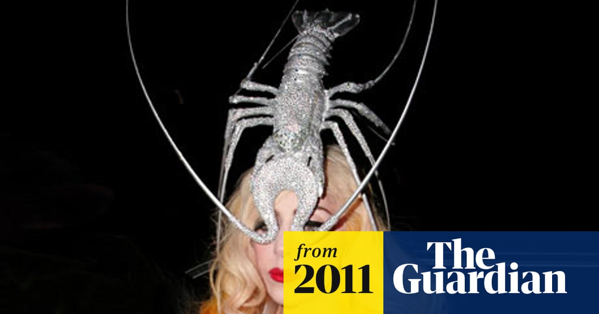 lady gaga lobster dress Lobster Dress Mugler Lady Gaga