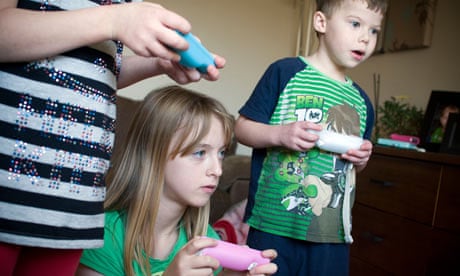 Children playing on Nintendo wii