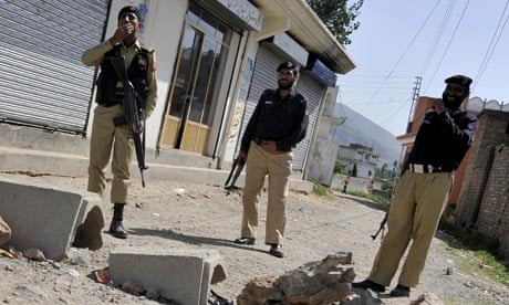 Pakistan police cordon off Bin Laden hideout streets