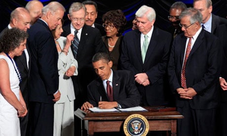 MDG : Barack Obama signs the Dodd-Frank Wall Street Reform and Consumer Protection Act in Washington