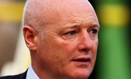 Peter Kenyon waiting for the call for breakaway European league