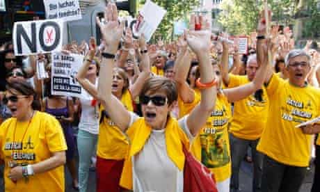 Spanish civil servants protest 