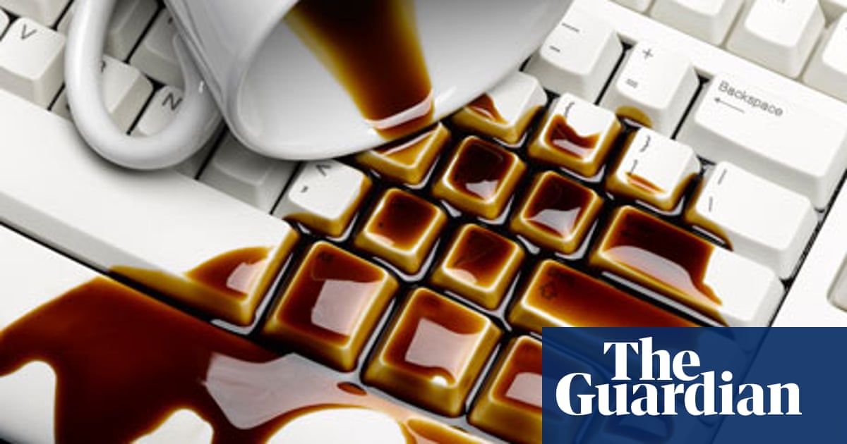 How To Clean A Filthy Keyboard With Baking Soda (With Pictures) – Baking  Soda Guy
