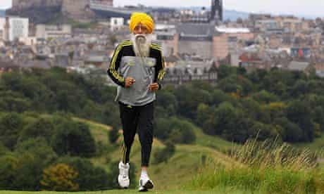 Fauja Singh running in Edinburgh in 201..