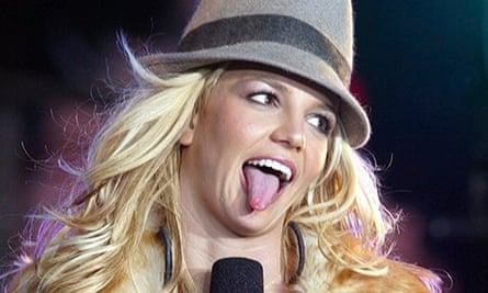 Britney Spears – tongue out