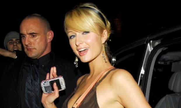 Paris Hilton shows off her BlackBerry – in 2006