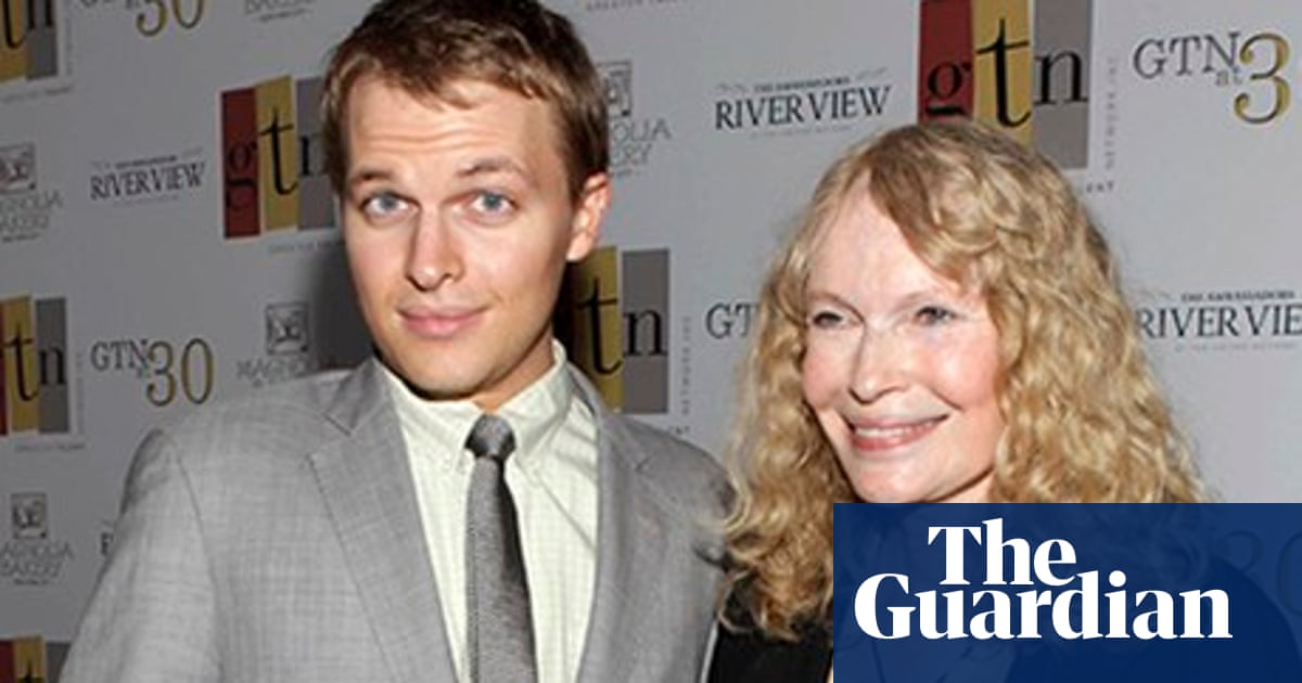 Ronan Farrow Possibly Frank Sinatra S Son Just Like The Rest Of