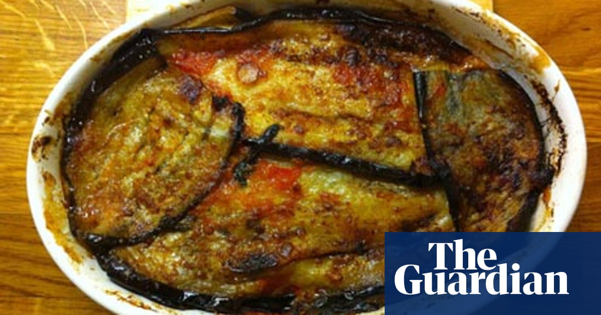 How To Cook The Perfect Aubergine Parmigiana Food The Guardian