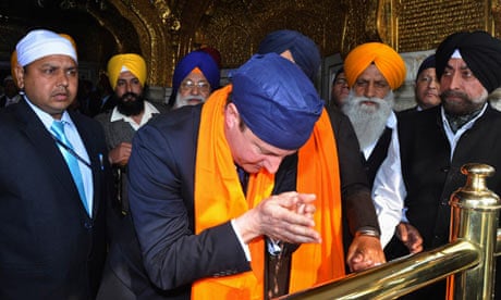 Britain's PM Cameron visits the holy Sikh shrine of Golden temple in Amritsar