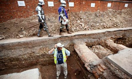 Richard Iii Dna Confirms Twisted Bones Belong To King Richard Iii The Guardian