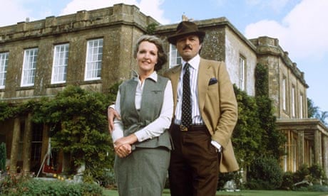 To the Manor Born … Penelope Keith and Richard Bowles on location in 1981.