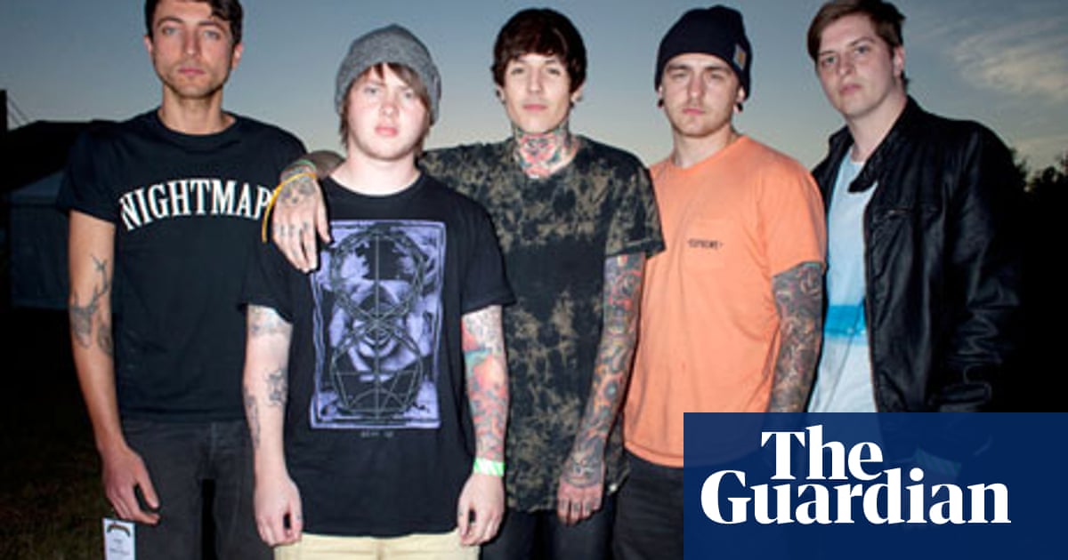 Children's author Oliver Sykes has replied to over 1,000 emails meant for Bring Me The Horizon's lead vocalist