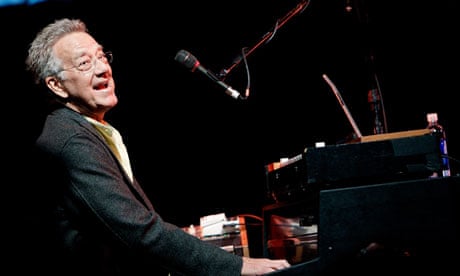 The Doors Keyboardist Ray Manzarek Dies