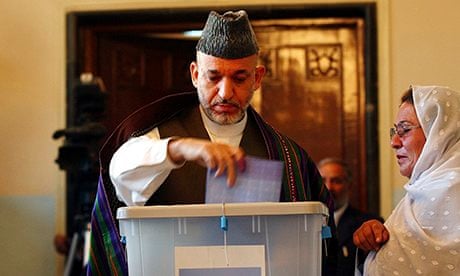 Afghan President Hamid Karzai votes in Afghanistan's 2005 parliamentary elections