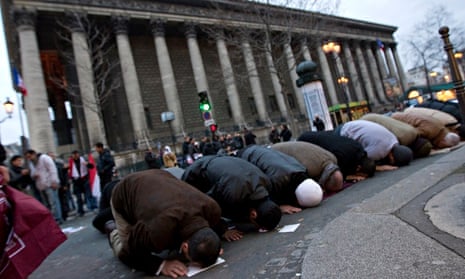 Paris muslim prayer session