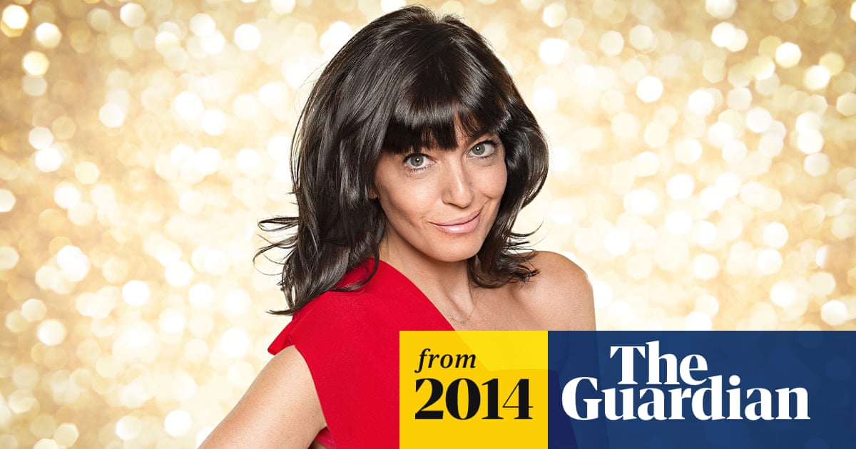 claudia winkleman red dress Claudia Winkleman served up a seriously chic high-street moment on Strictly Come Dancing this weekend, rocking a stunning Karen Millen number She wowed in the Velvet Long-Sleeve Detail Mini Dress -