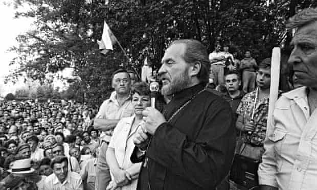 Father Gleb Yakunin, Russian Orthodox priest, who has died aged 80