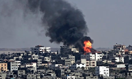 Gaza buildings blazing after air strike, 23 July 2014