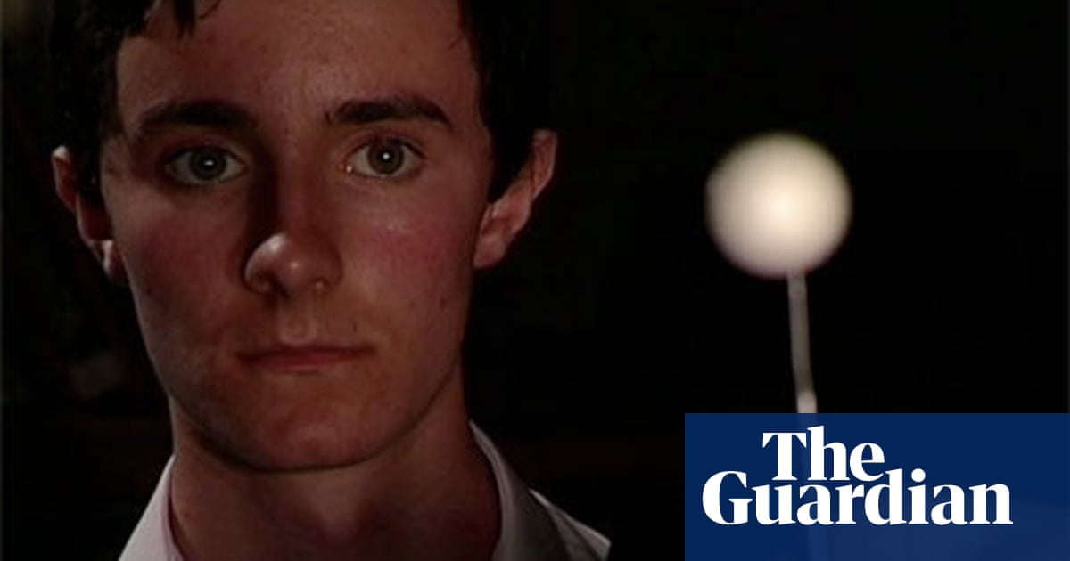 Science Demonstration Phases Of The Moon Video Science The Guardian Science Demonstration Phases Of The Moon Video Science The Guardian