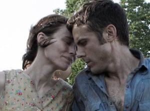 Rooney Mara and Casey Affleck in Ain't Them Bodies Saints