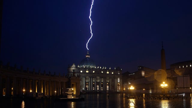Lightning bolt strikes the Vatican's St Peter's Basilica - video | World news | The Guardian