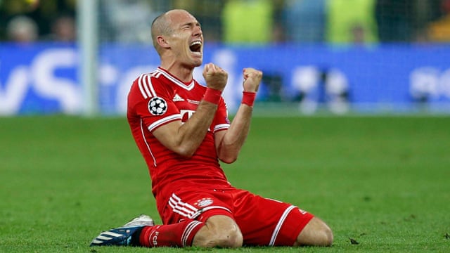 Arjen Robben Accepts Champions League Final Man Of The Match Award From Sir Alex Ferguson Video Football The Guardian