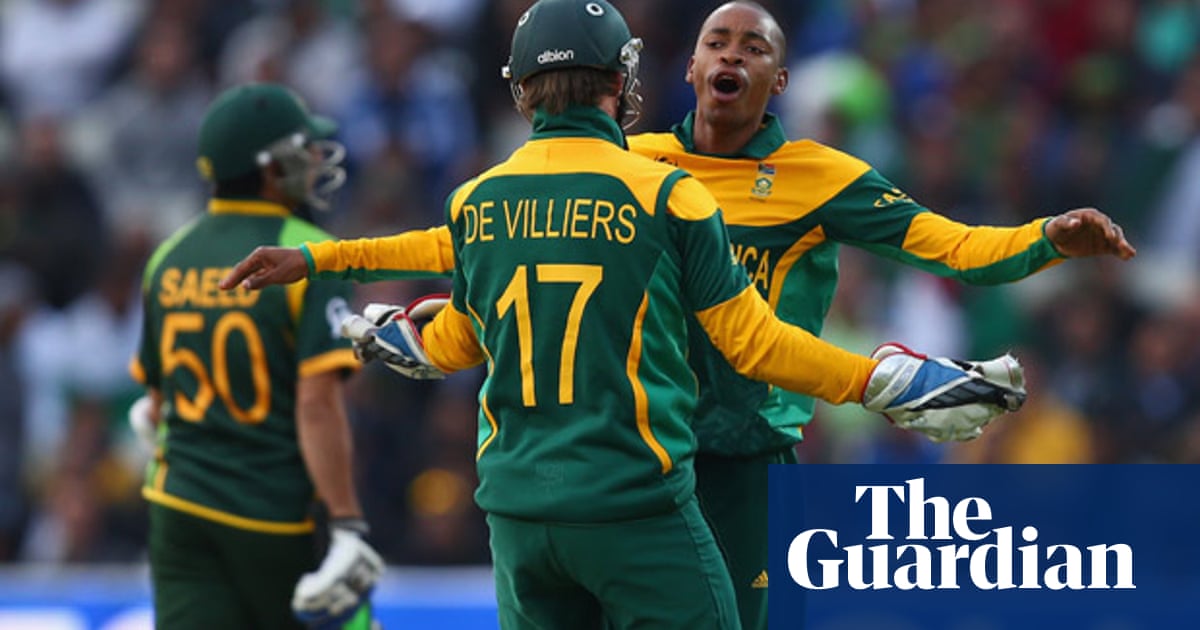 South Africa's Hashim Amla leaves Pakistan on Champions Trophy brink