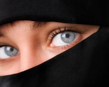 Beautiful-Blue-Eyed-Woman-016.jpg?width=