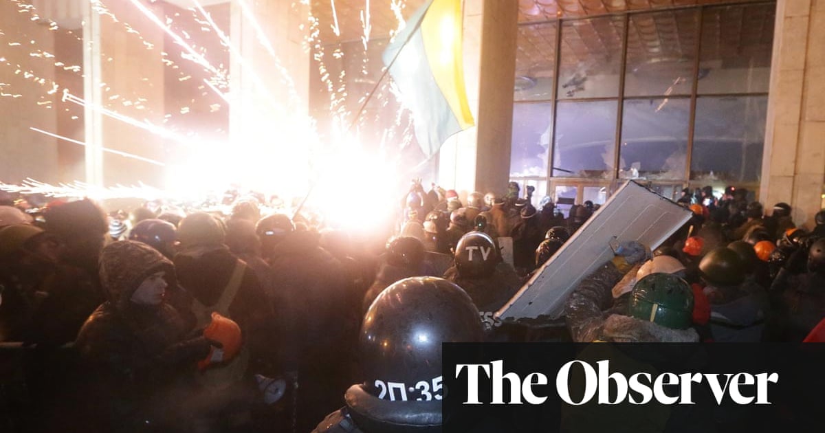 Ukrainian president offers surprise concessions as protests turn violent