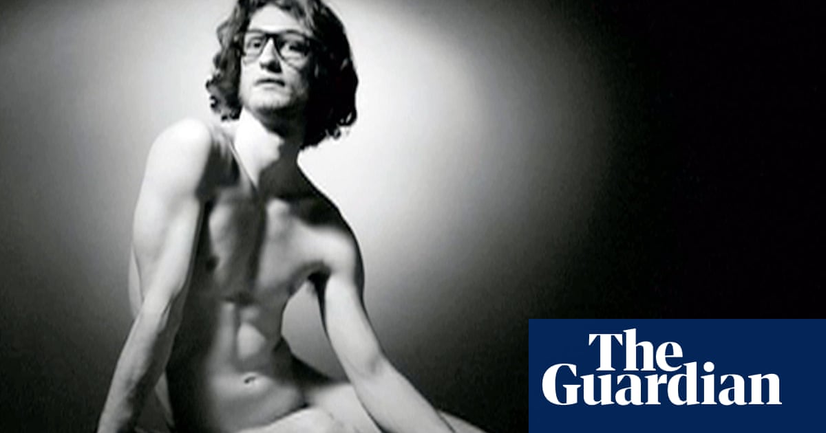 Yves Saint Laurent poses nude in an exclusive biopic scene - video.