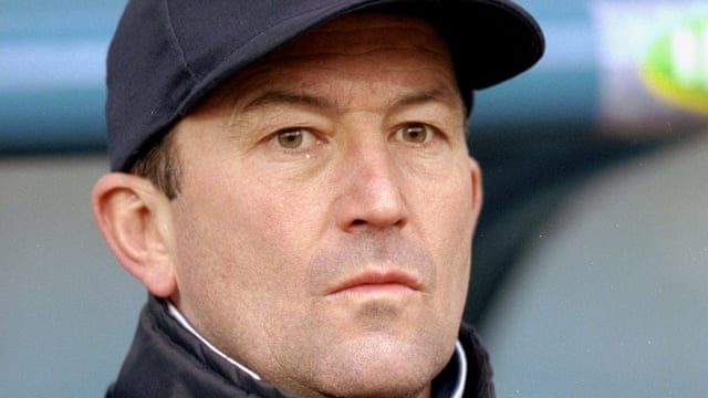 Tony Pulis Leaves Crystal Palace Two Days Before Start Of New Season Football The Guardian
