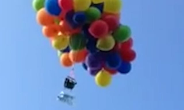 Life Imitating Up 120 Balloons One Man And A Garden Chair Take