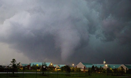 Tornado strikes Broken Arrow, Oklahoma